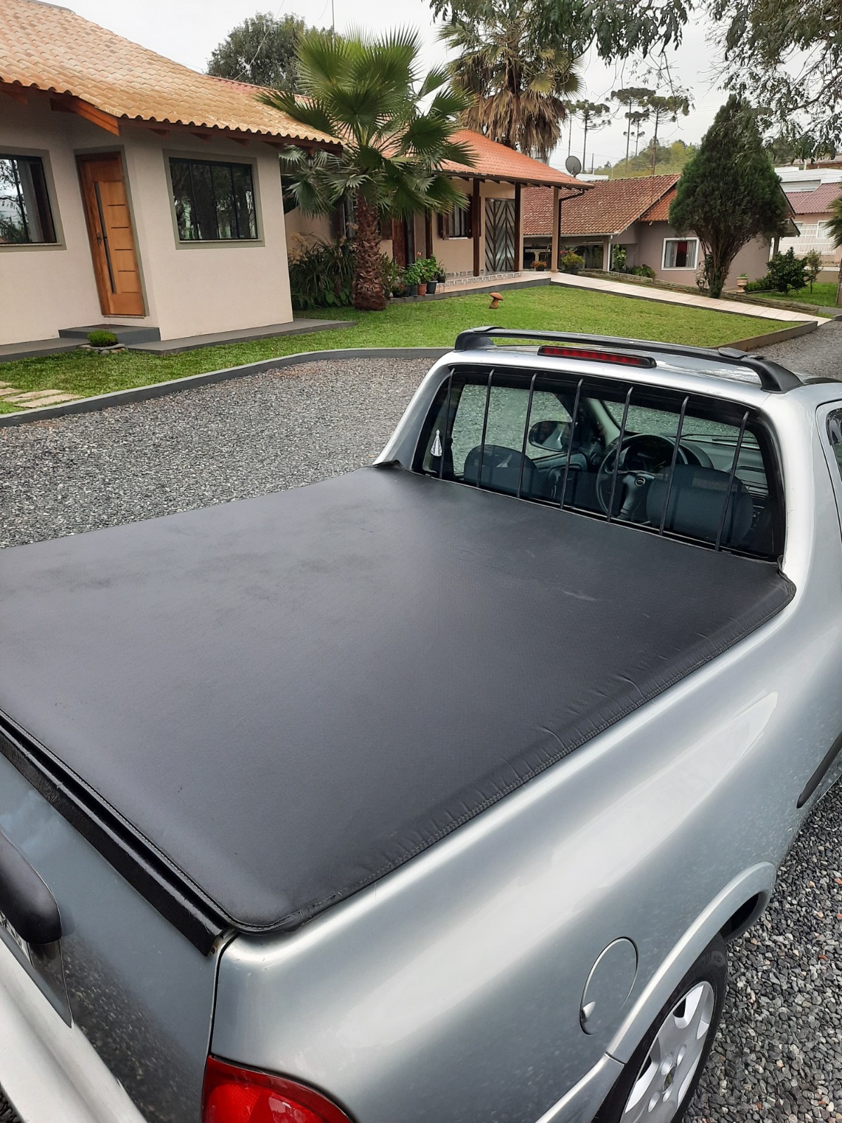 Pick-Up Corsa 1.6 2003 - Versátil E Bem Conservada