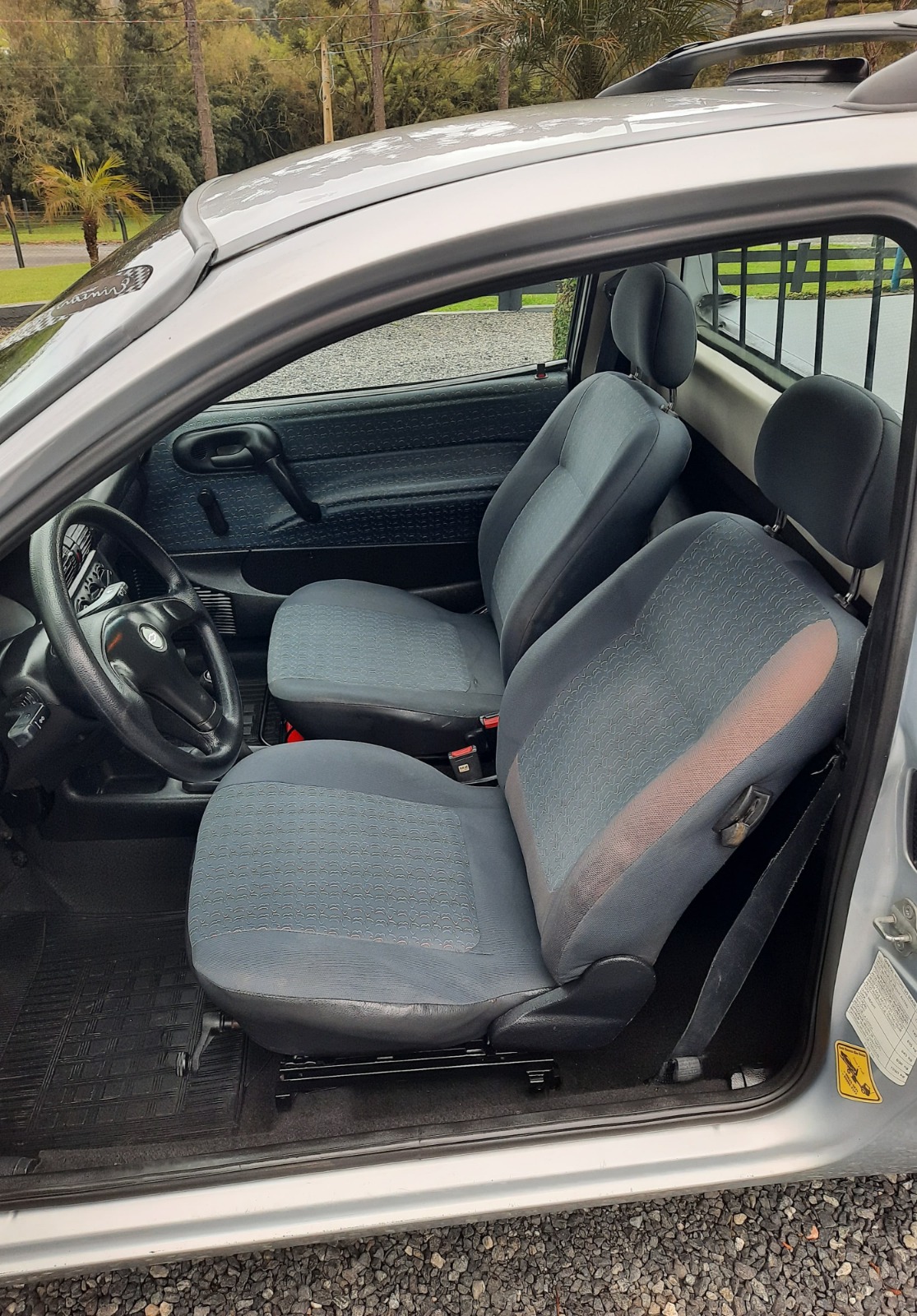 Pick-Up Corsa 1.6 2003 - Versátil E Bem Conservada